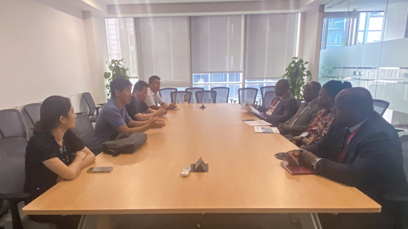 贊比亞共和國總統(tǒng)辦公廳副秘書長Siazongo D Siakelenge一行到訪中機國際